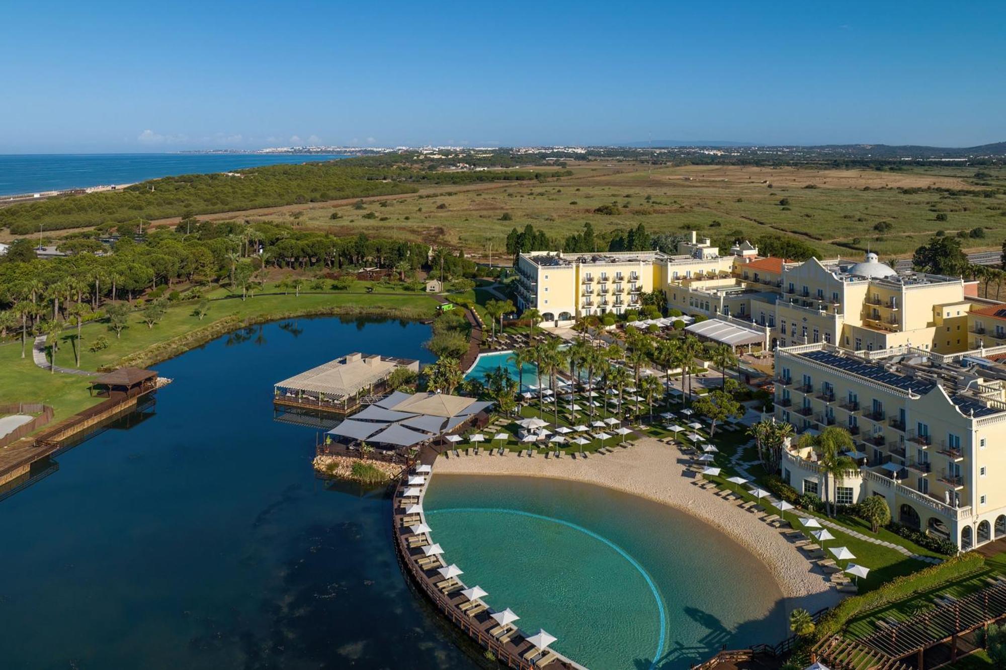 Domes Lake Algarve, Autograph Collection Vilamoura Eksteriør billede Aerial view of the resort