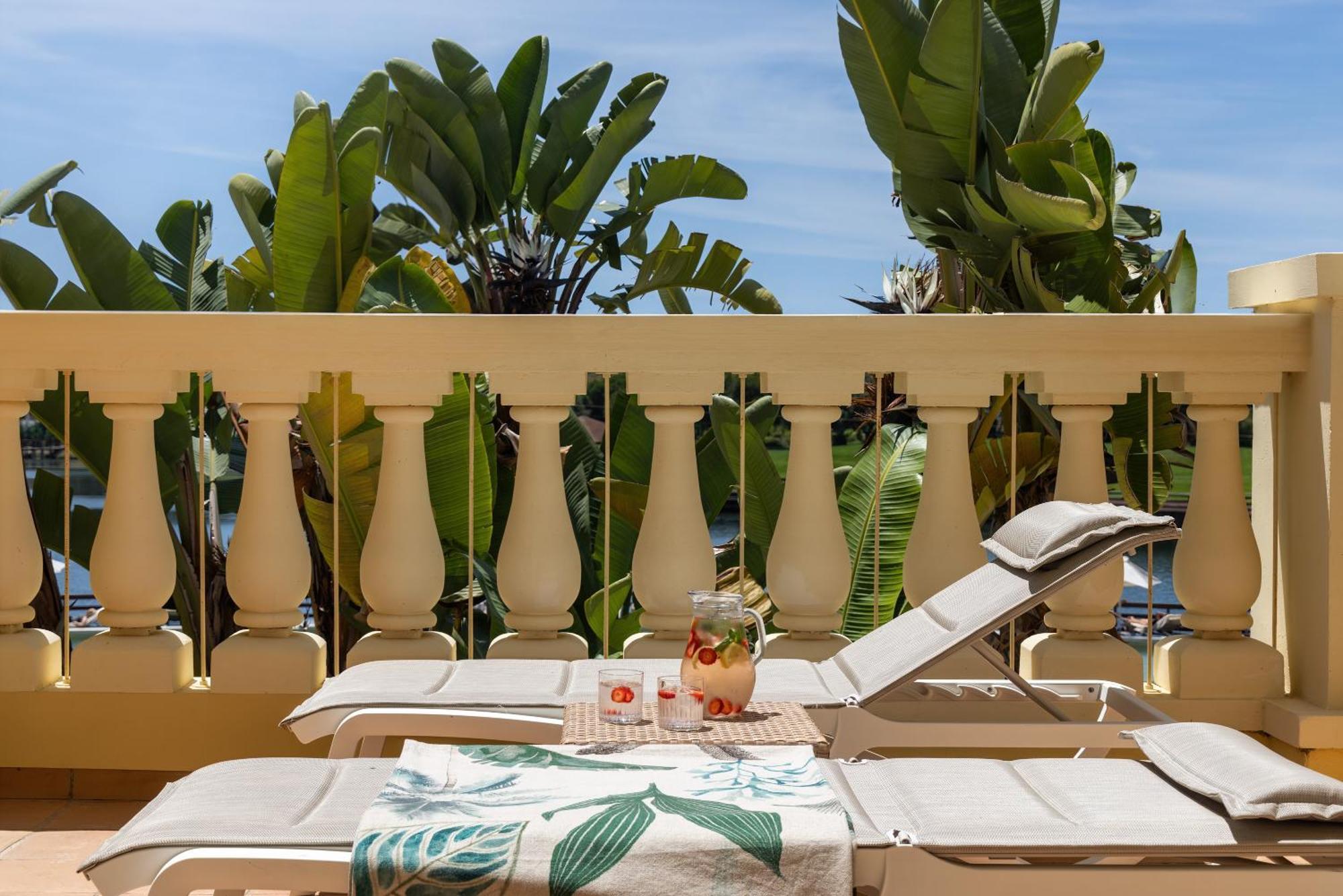 Domes Lake Algarve, Autograph Collection Vilamoura Eksteriør billede The hotel's pool
