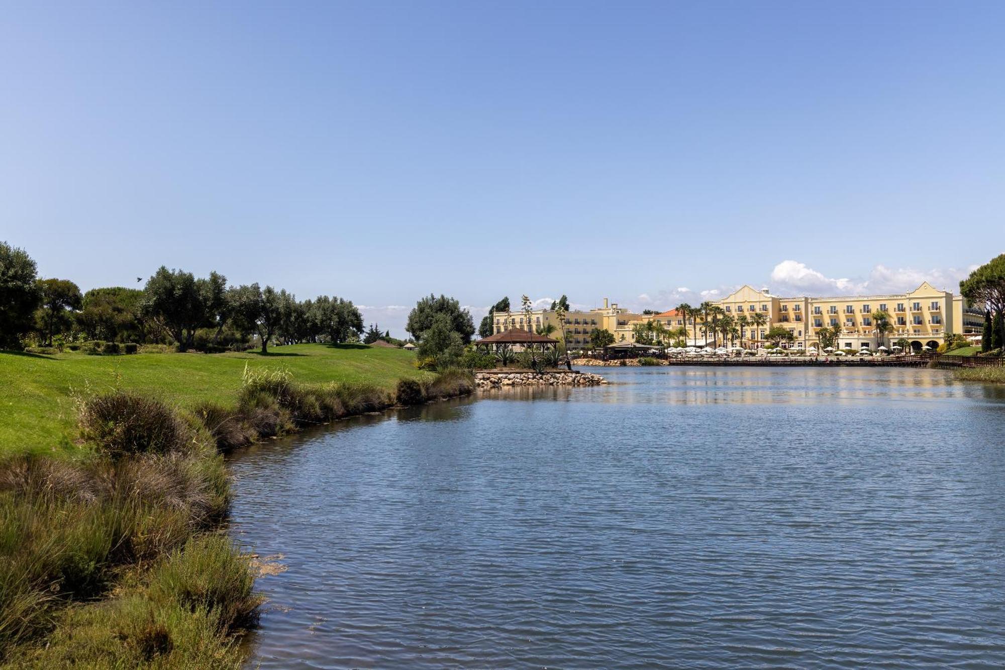 Domes Lake Algarve, Autograph Collection Vilamoura Eksteriør billede View of the lagoon