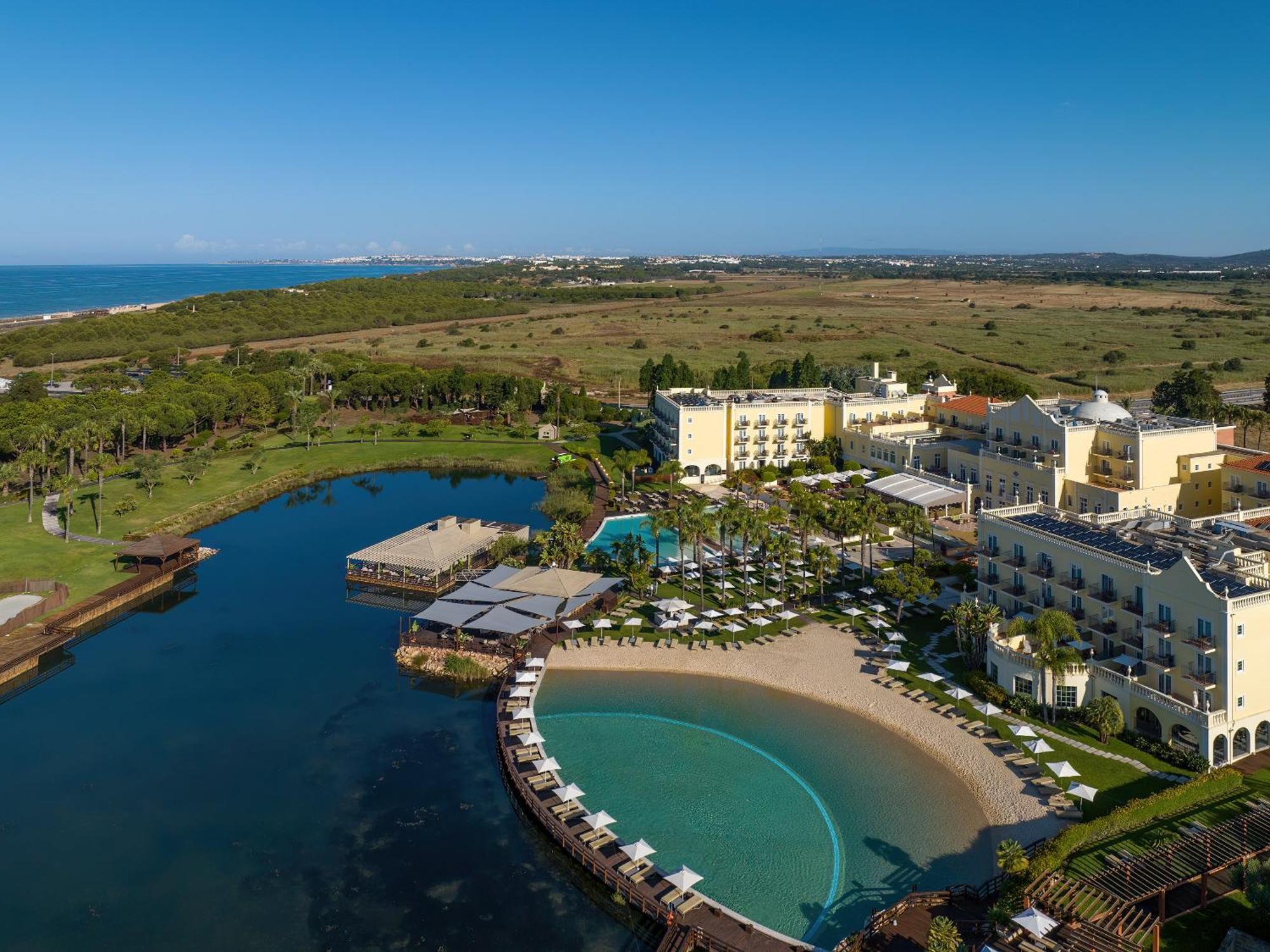 Domes Lake Algarve, Autograph Collection Vilamoura Eksteriør billede Aerial view of the resort